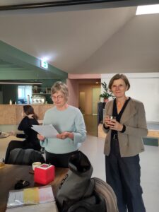 Petra Gewiss und Birgitta Knauber sind im Vorstand der bib friends  und betreuen das Projekt
